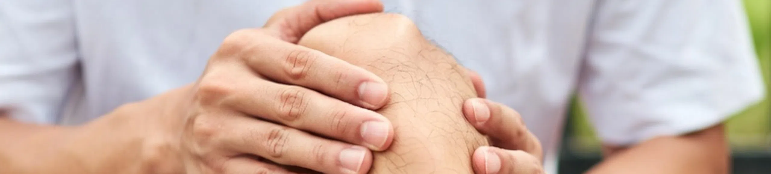 Patient avec douleur au genou, possible signe de lésion du ménisque